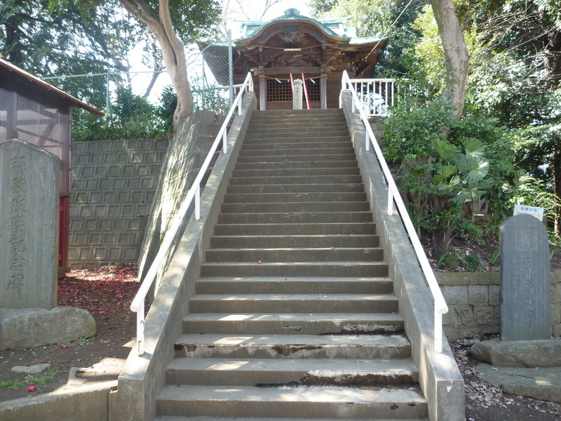 【岩付城】惣構えの上に残る愛宕神社。