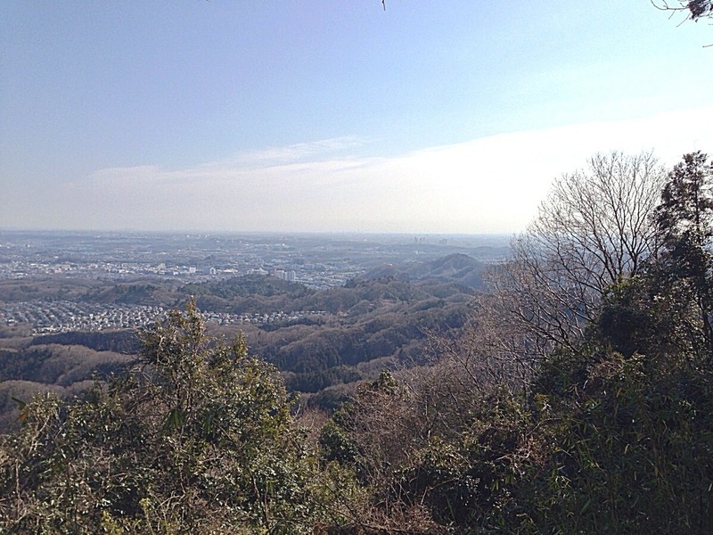 【八王子城】高尾、初沢城方面。右端の小高い山が初沢城