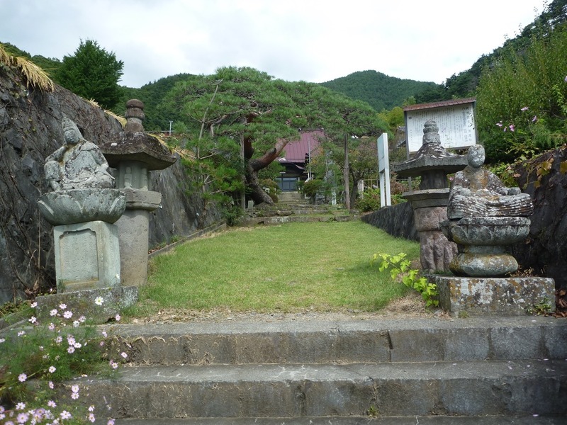 【積翠寺】入口。いい感じ。