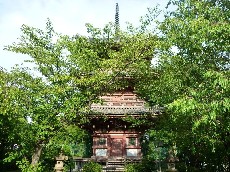 <p>【山崎城】麓にある宝積寺三重塔。山崎の戦いの際には、羽柴秀吉が宝積寺に本陣を置いた。</p>