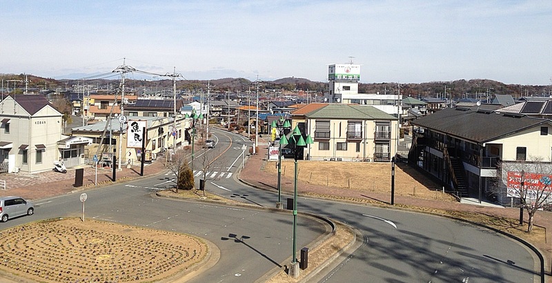 【菅谷館】菅谷館の北にある武蔵嵐山駅から北側を撮影。長享の乱の菅谷原合戦（1488年）はこの辺りで戦われたと思われる。菅谷原合戦は、両上杉による合戦で、戦死者700名、馬数百匹が倒れたという。<br><br>      なお、杉山城はここから北西約2.5kmで、写真の左側にあるはず（見えないが）。