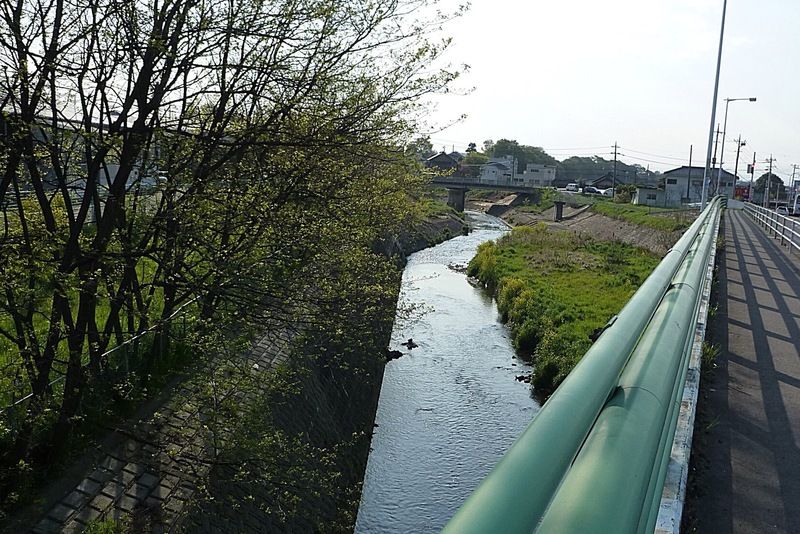 【五十子陣】中山道と交差する女堀川。小山川と女堀川に囲まれたエリアが城域だったようだ。