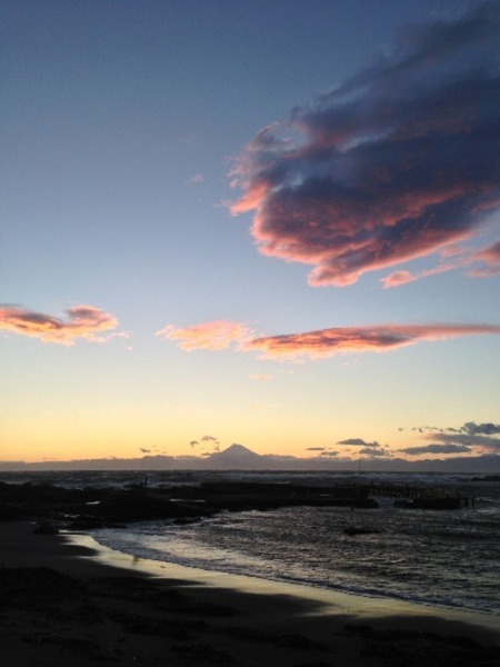 【新井城】夕陽の富士山