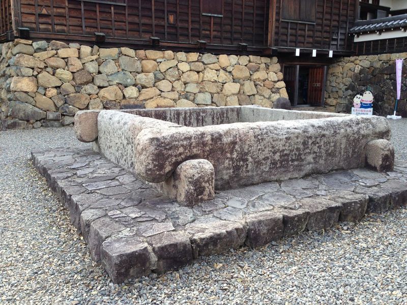 【福知山城】本丸の井戸、豊磐井（とよのいわい）。深さは50mに達する。