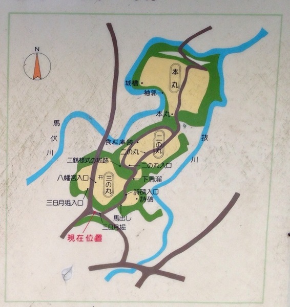 【深沢城】現地案内板の縄張り図。