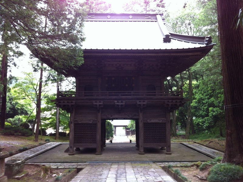 【小山田城】山門。鎌倉的な谷戸の城。