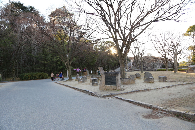 【大阪城】山里丸にある石垣には、担当諸藩の刻印が刻まれている。