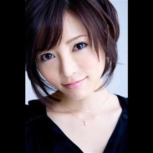 釈由美子 愛用のカラコン商品情報・使用感想まとめ