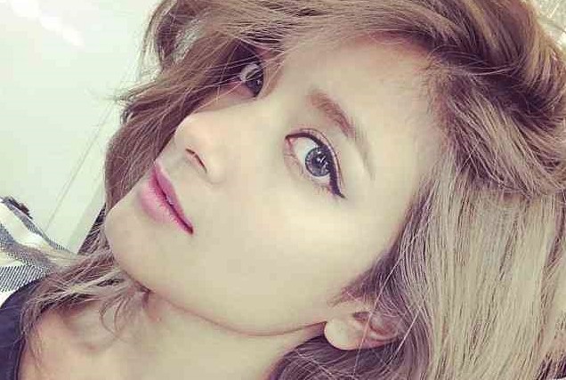 ローラ 愛用カラコン