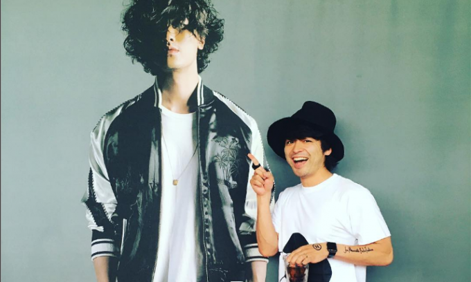 山田孝之が赤西仁のライブでご満悦笑顔!相変わらず仲良しの2人の絶賛の声