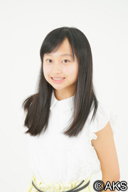 參加“第2回AKB48選秀會議”時的影山優佳。當時是13歲的初一學生。
