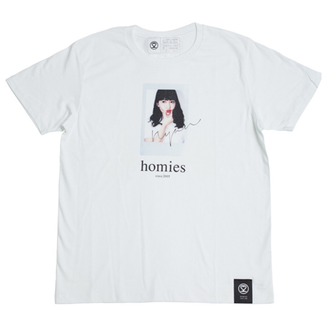 小嶋陽菜卒業記念グッズ「絆Tシャツ」(小嶋陽菜ver.※絆BOXのみ)