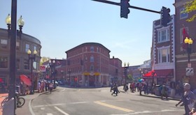 A Boston souvenir selected by high school students (equivalent to 1000 yen)