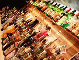 お酒の種類は100本程度
お好みに応じてお作りします。