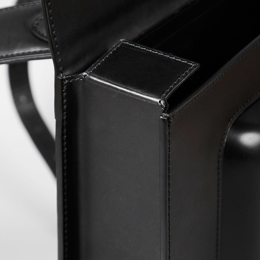 滑らかで立体的な切り目の仕上げ。