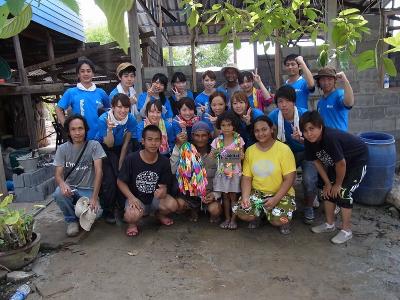 タイの家族と一緒に家を建てる活動（8/27発・9/10発）