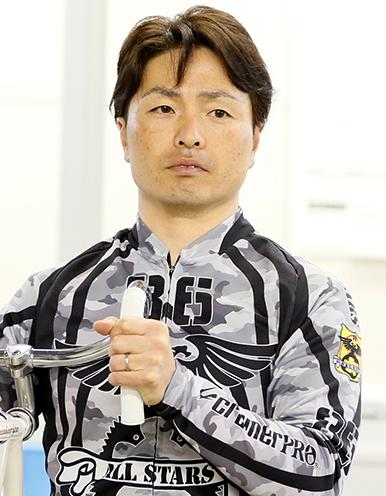 岡村潤