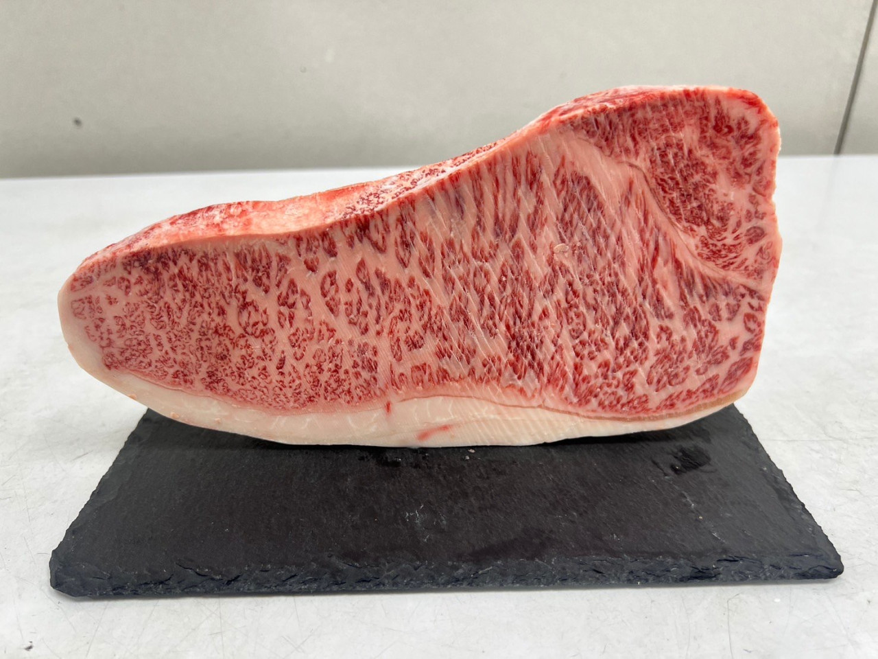 紐約客 300 ± 10克