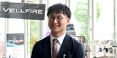 先輩社員紹介【1】カーディーラーの営業スタッフの仕事とは？