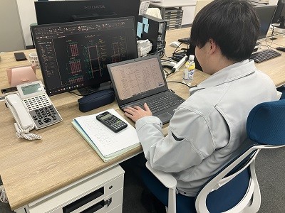 （ Y .リョウスケ）