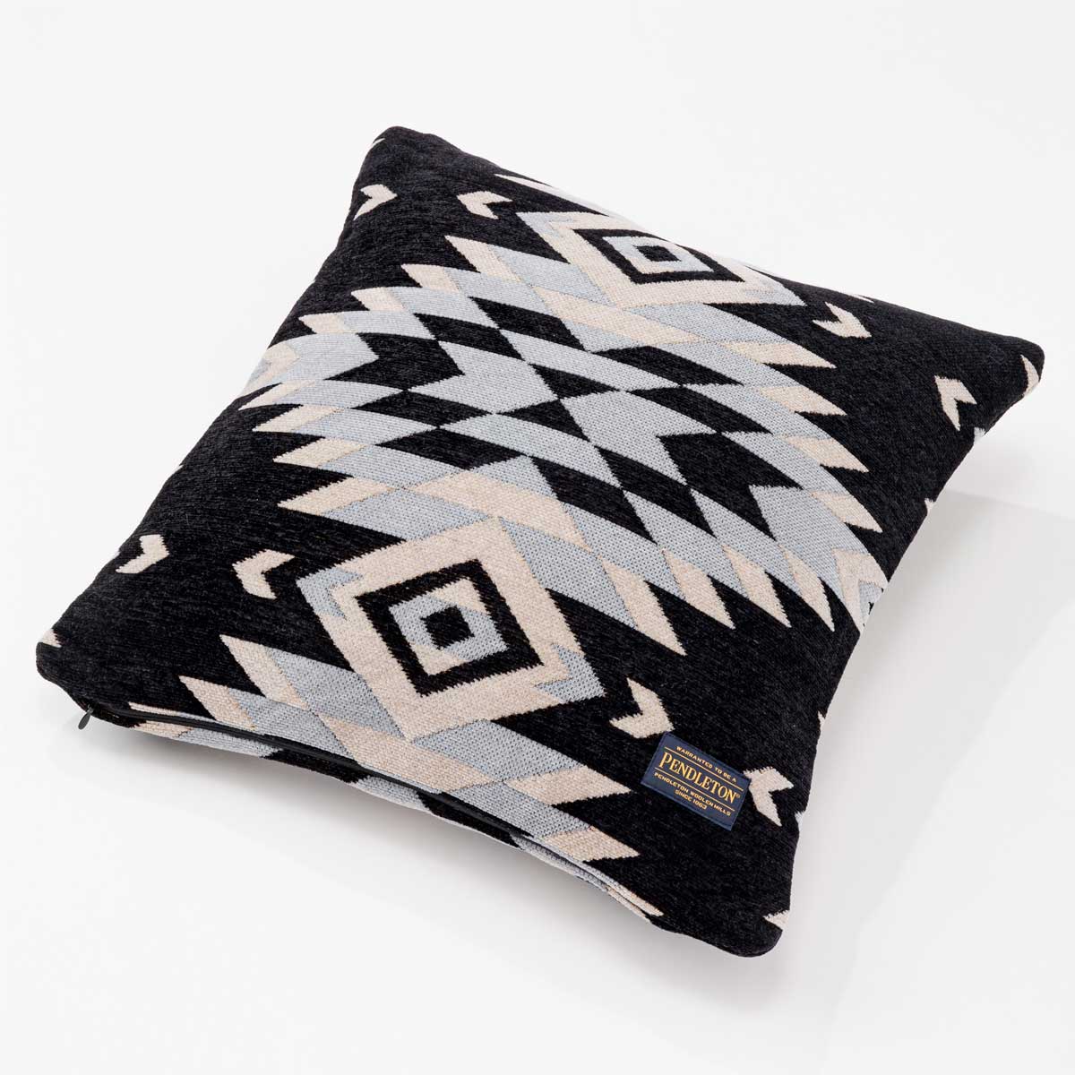 PENDLETON ペンドルトン　クッション　ブラック・アメリカンネイティブ柄 PENDLETON ペンドルトン クッション ブラック・アメリカン
