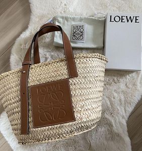 日本代購merariメルカリ代購LOEWEロエベ