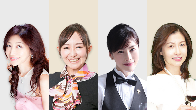 J.S.A.ソムリエ・ワインエキスパート受験対策オンラインアカデミーで使用するオリジナルテキストを持った、紫貴あき講師。