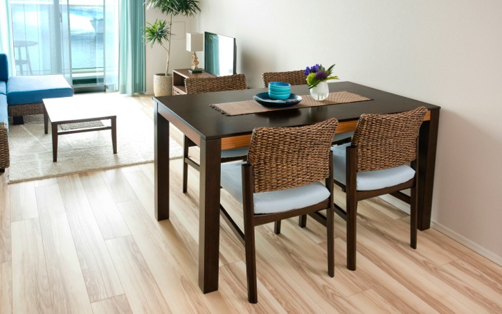 インテリア実例 爽やかなブルーが映える川沿いのリゾート空間 A Flat その暮らしに アジアの風を 目黒通り 新宿 大阪梅田 グランフロント北館