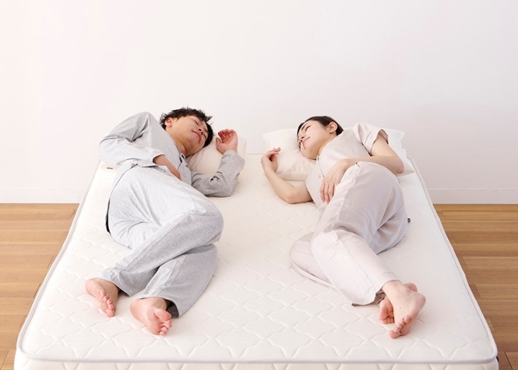 ベッドサイズ一覧表【シングル〜キング】幅・長さの早見表と失敗しない