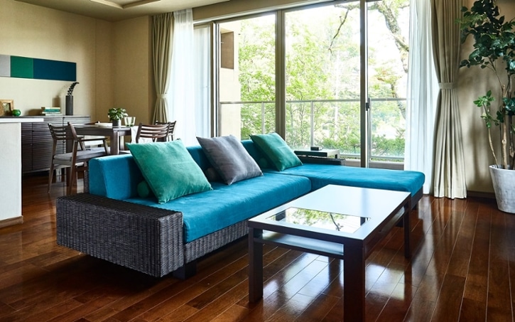 インテリアの実例26選 マンションをおしゃれな空間に変えるコーディネート A Flat その暮らしに アジアの風を 目黒通り 新宿 大阪梅田 グランフロント北館