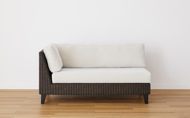 狭い部屋に置けるソファの選び方 おすすめソファを実例付きでご紹介 A Flat その暮らしに アジアの風を 目黒通り 新宿 大阪梅田 グランフロント北館