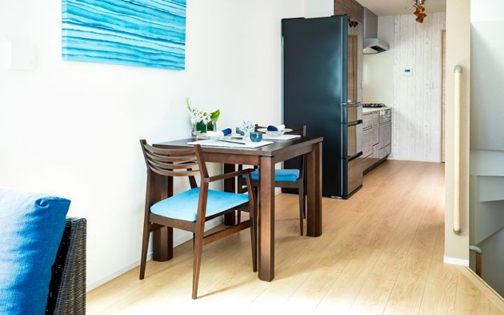 ブルーのインテリアの魅力 26部屋のインテリアコーディネート実例付き A Flat その暮らしに アジアの風を 目黒通り 新宿 大阪梅田 グランフロント北館