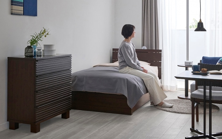 ダークブラウンのベッド特集」- 安眠へと誘う 大人の落ち着いたベッド