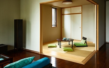 日々の疲れを取る癒しの部屋 インテリアの作り方 A Flat その暮らしに アジアの風を 目黒通り 新宿 大阪梅田 グランフロント北館