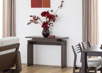 花で彩るおしゃれなインテリア 飾り方やコーディネートのコツ A Flat その暮らしに アジアの風を 目黒通り 新宿 大阪梅田 グランフロント北館