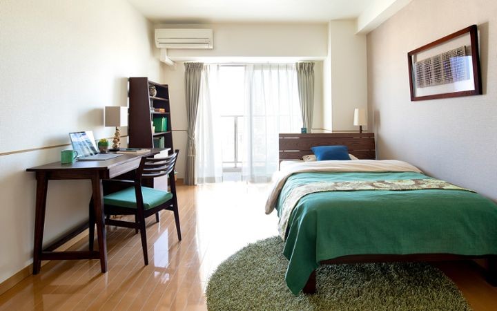 リラックス出来るおしゃれな寝室の22実例付き 寝室をおしゃれに魅せるテクニック A Flat その暮らしに アジアの風を 目黒通り 新宿 大阪梅田 グランフロント北館