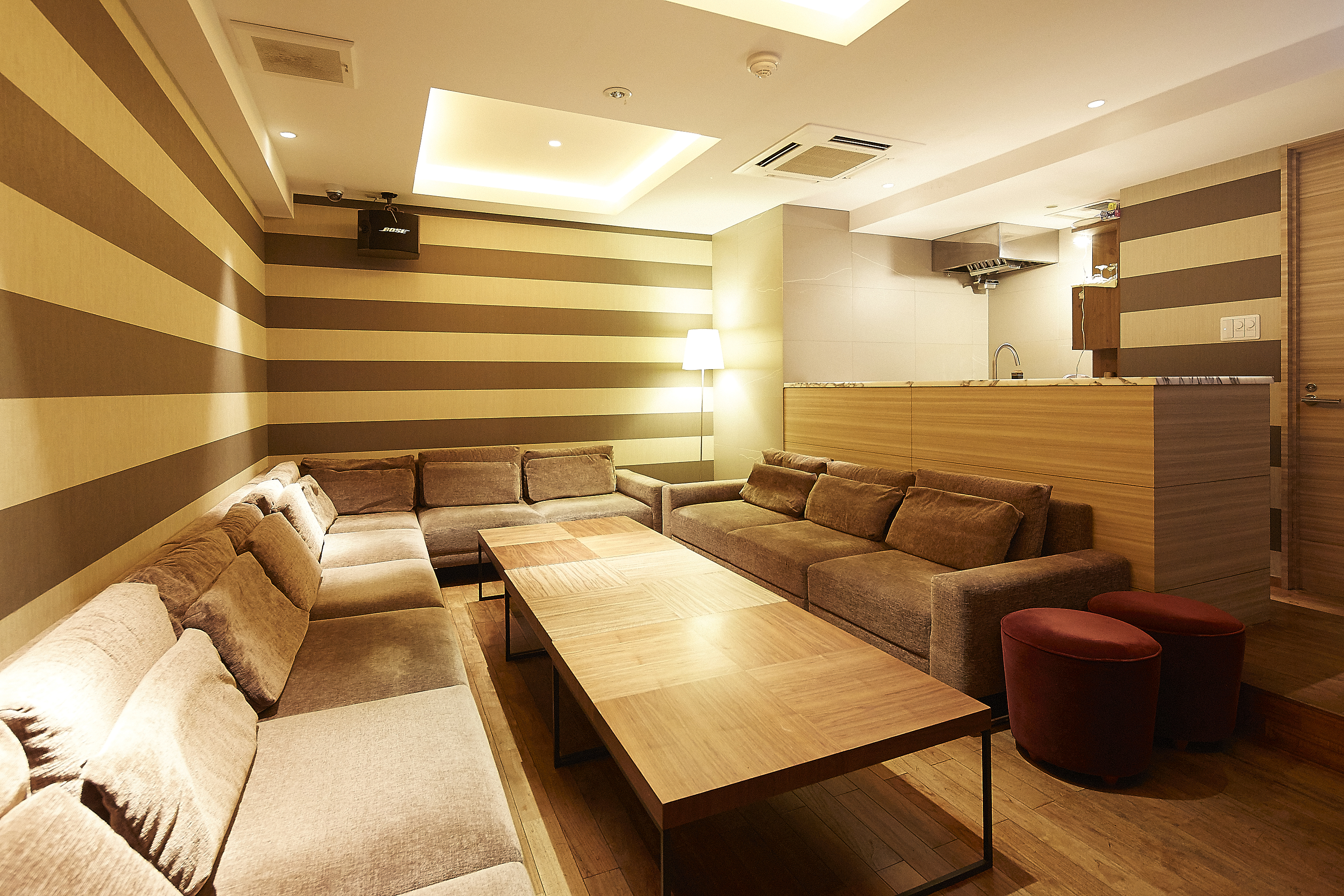 Lounge-RスペースA、スペースBでプレミアムなひとときを♡|TIME SHARING|タイムシェアリング |スペースマネジメント|あどばる|adval|SHARING
