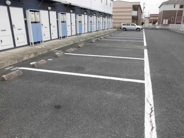 レオパレスアメニティハウス駐車場【20448】の駐車場写真