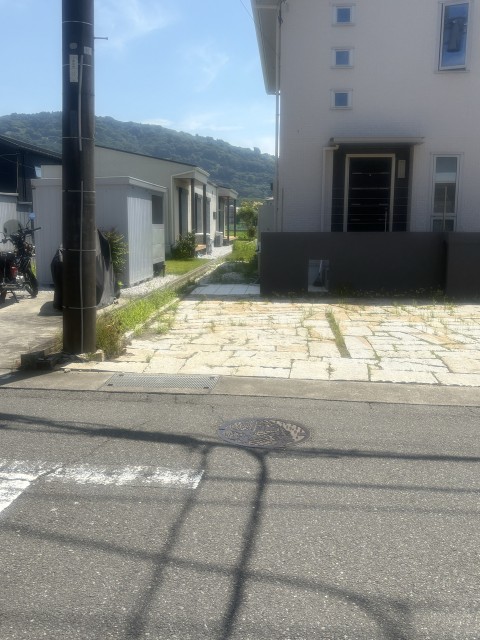 高田659  車両基地近くの駐車場写真