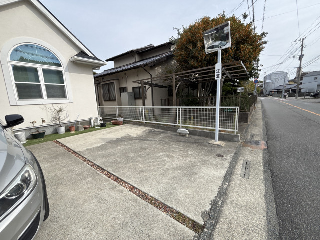 仲原3丁目4-19駐車場の駐車場写真
