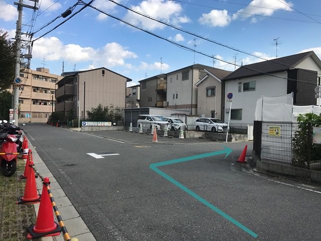 【道順2】2つ目の角を右折してください。