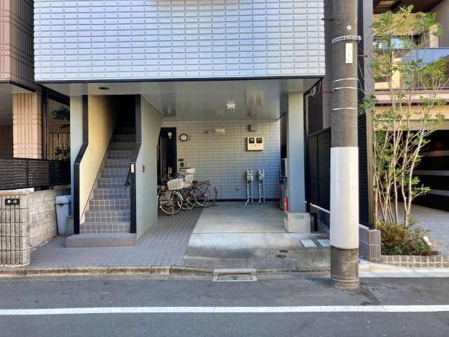 駐車場内
