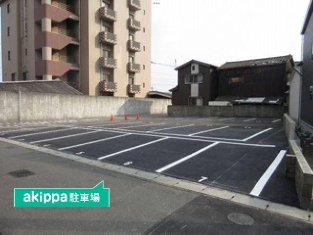 【No.17】ラッキーパーク末広5の駐車場写真