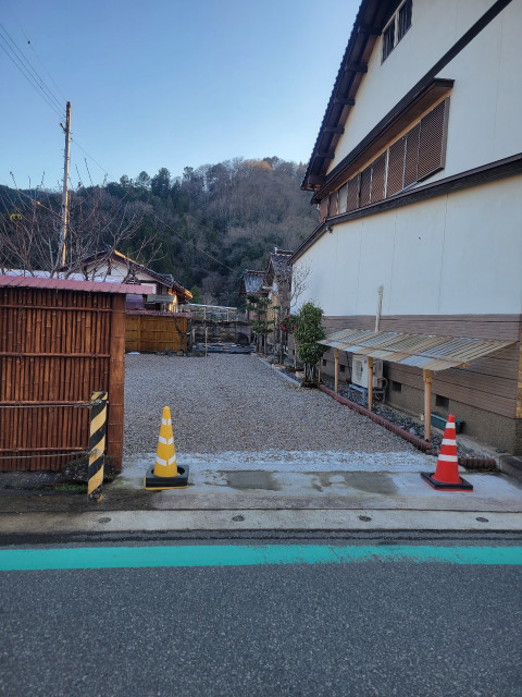豊岡市日高町久斗住宅街　竹の塀駐車場の駐車場写真