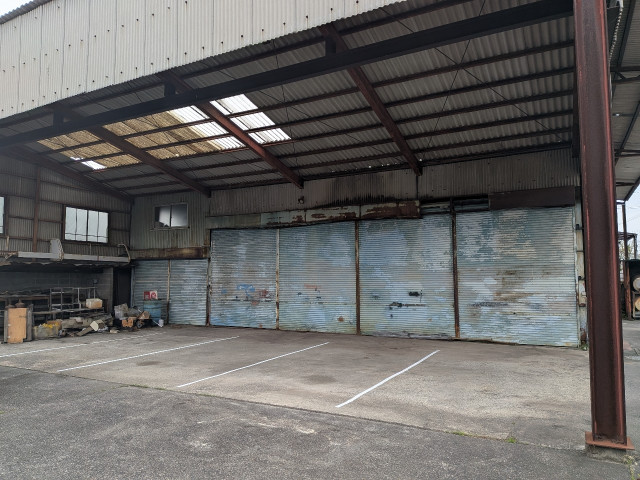 《コニファー・富士急スグ》大型車もOK! 遠藤自動車の駐車場写真