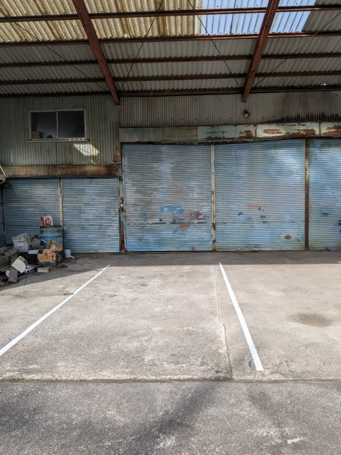 《コニファー・富士急スグ》大型車もOK! 遠藤自動車の駐車場写真