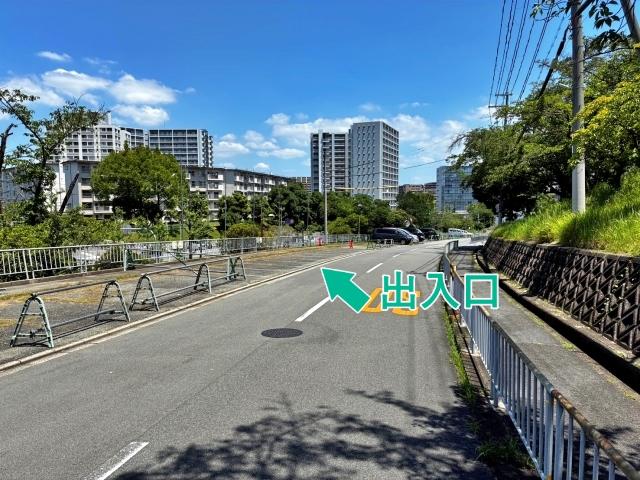 千里桃山台駐車場※15号棟付近の駐車場写真