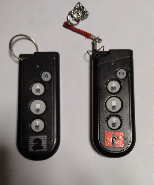 成田町屋根シャッター監視カメラ付き2-2　EV充電可　自転車置可　高級車向けの駐車場写真