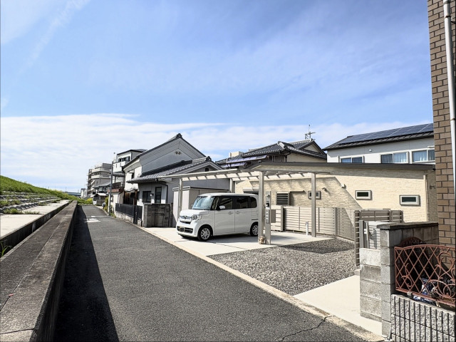 若林町3-173駐車場No.1（屋根あり）の駐車場写真