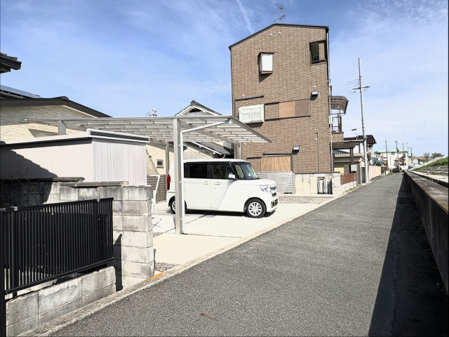 若林町3-173駐車場No.1（屋根あり）の駐車場写真